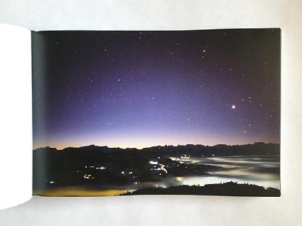 Titel: Fluoreszierende Nebelmeere / Fluorescent Seas of Fog; Inventarnummer: P-31